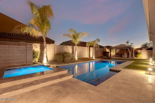 2237 Saddlebrook Rd, Gilbert, AZ 85298-7444
