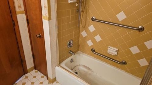 15 Sunbirch Dr, Jeannette PA  15644-1138 exterior