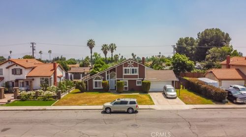 423 Winchester Dr, Rialto, CA 92376-3686
