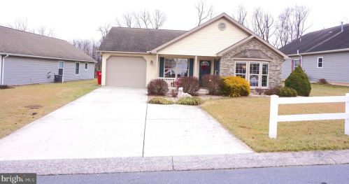 84 Lantern Ln, Lees Cross Roads, PA 17257-8769