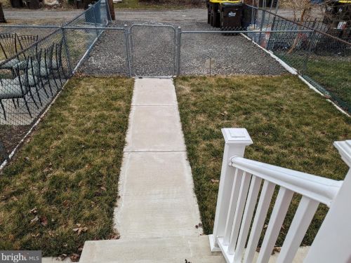 811 Shaw Ave, Lansdale PA  19446-2335 exterior