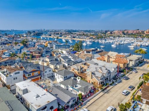311 Ruby Ave, Newport Beach, CA 92662-1129