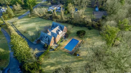 273 Hillcrest Ln, Muttontown, NY 11771-2808