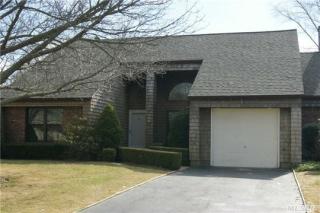 150 Baywoods Ln, Bayshore, NY 11706-8237