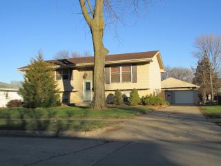 309 Oak Dr, Ankeny, IA 50021-1817
