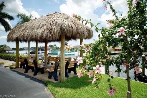 4010 20th Pl, Cape Coral FL  33904-8016 exterior