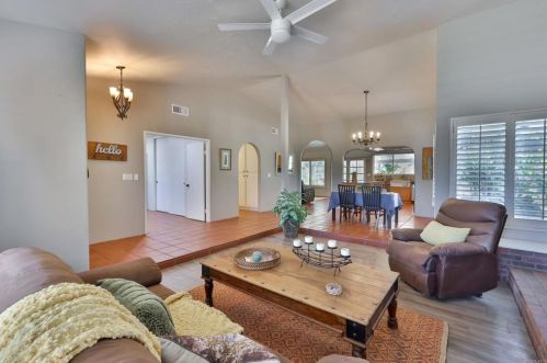 1124 Lostinda St, El Cajon CA  92019-3255 exterior