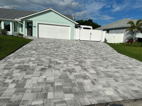 2651 Opechee Ave, Fort Pierce, FL 34987-2033