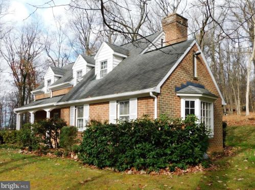 920 Beaver Creek Rd, Hanover, PA 17331-9418