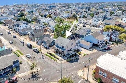 271 Kearney Ave, Pelican Island NJ  08751-1822 exterior