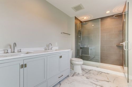 2592 Hewlett Ln, North Bellmore NY  11710-4413 exterior