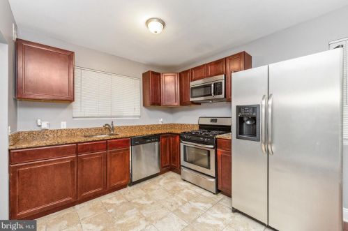 503 Hilltop Ter, Washington, DC 20019-4222