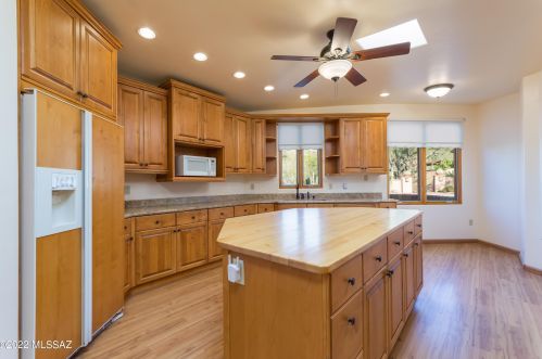 140 Montecello Ct, Tucson AZ exterior