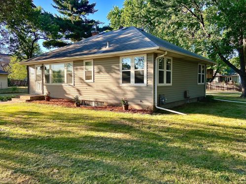 9115 Meadowview Rd, Minneapolis, MN 55425-2459