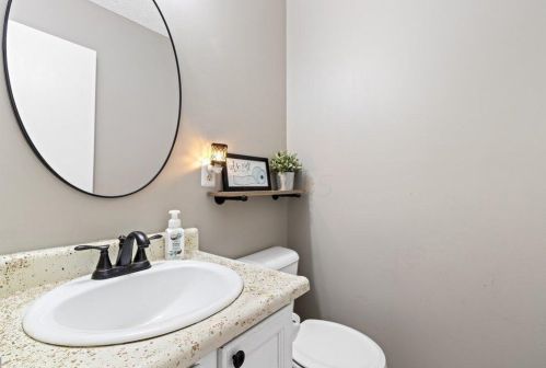 221 Bent Tree Ln, Pataskala OH  43062-8111 exterior