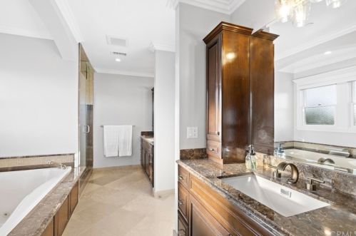 1921 Windward Ln, Newport Beach CA  92660-3816 exterior