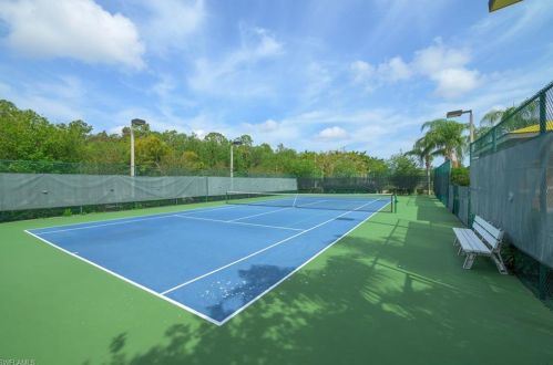 1835 Florida Club Cir, Naples FL  34112-8706 exterior