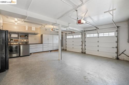 61 Calvert Ct, Oakland CA 94611-3436 exterior