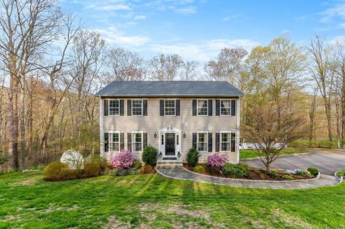 150 Judd Rd, Bridgeport, CT 06612-1027