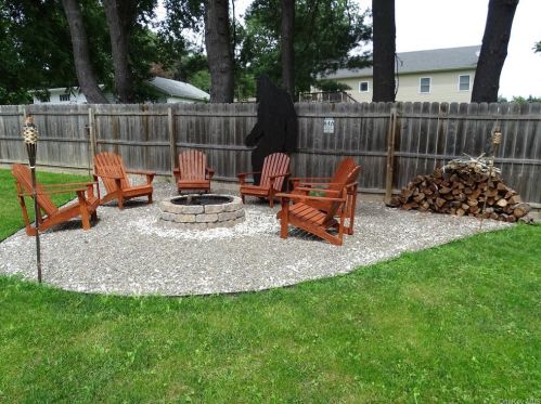 14 Montfort Woods Rd, New Hamburg NY  12590-3510 exterior
