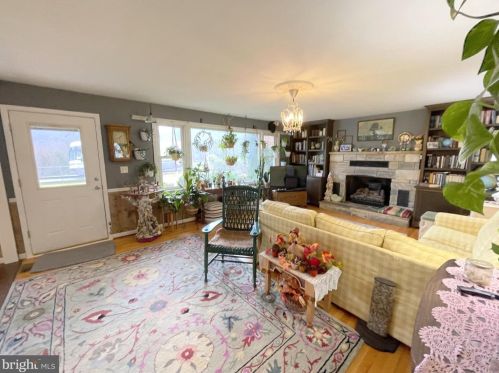 248 Hill Top Ct, Richmond National Battlefiel VA  22835-7135 exterior