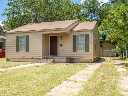 5052 Royal Dr, Fort Worth, TX 76116-8830