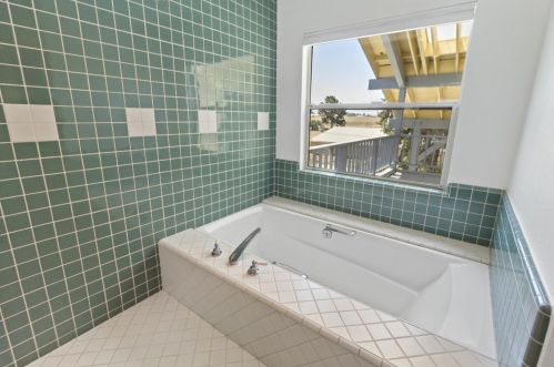 1750 Orch Rd, Hollister CA  95023-9210 exterior