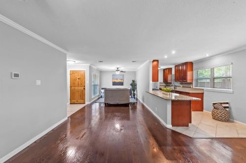 806 Greenhaven Dr, Richardson TX  75080-3025 exterior