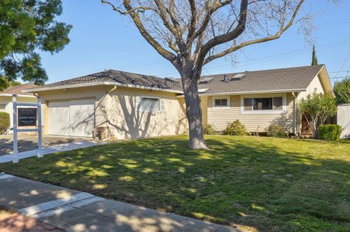 1668 Hummingbird Ln, Sunnyvale, CA 94087-4818