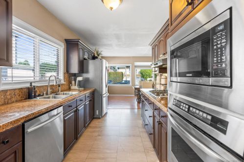 4082 Ingalls St, San Diego CA 92103-1354 exterior