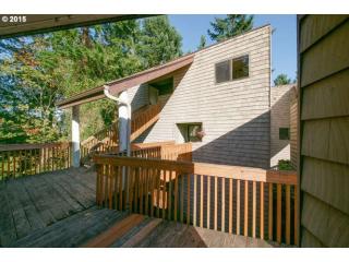 7583 Edgewater Ave, Portland, OR 97203-5081