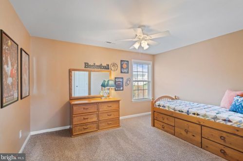 15340 Wits End Dr, Woodbridge VA  22193-5889 exterior