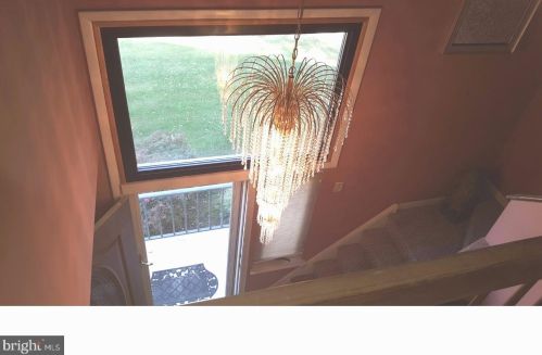 108 Hamlet Dr, Norristown PA  19406-1754 exterior