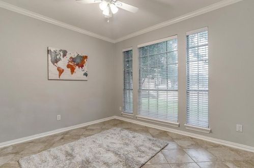 1005 Tanglewood Ln, Lewisville TX  75028-8234 exterior