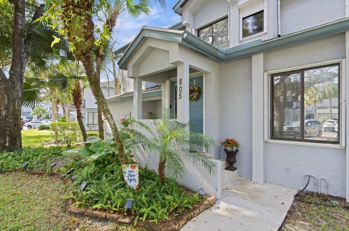 805 Harbour Pointe Way, West Palm Beach, FL 33413-2095