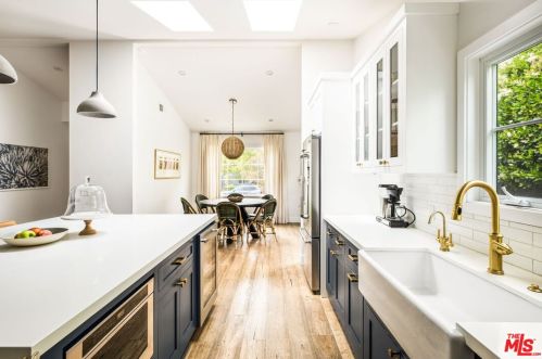 12212 Hillslope St, North Hollywood CA  91604-3603 exterior