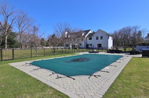 990 Westover Rd, Stamford, CT 06902-1030