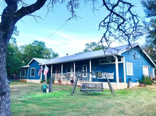 261 High Grove Rd, Lost Pines, TX 78612-4855