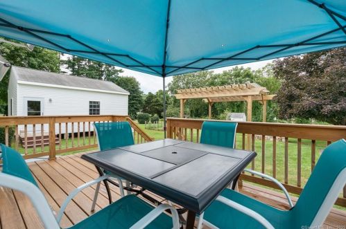 433 Newfield St, Middletown CT 06457-1830 exterior