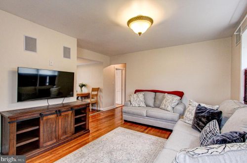 1301 Cinnaminson Ave, Riverton, NJ 08077-2104