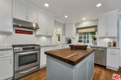 5528 Buffalo Ave, Van Nuys CA 91401-5226 exterior