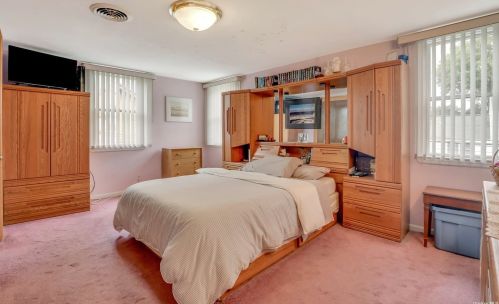 45 Ward St, Westbury NY  11590-2929 exterior