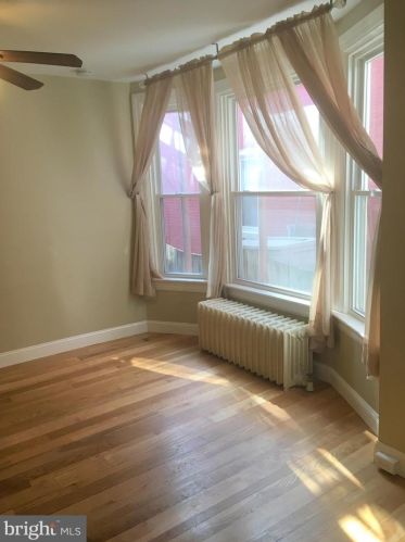 407 College Ave, Lancaster PA 17603-3319 exterior