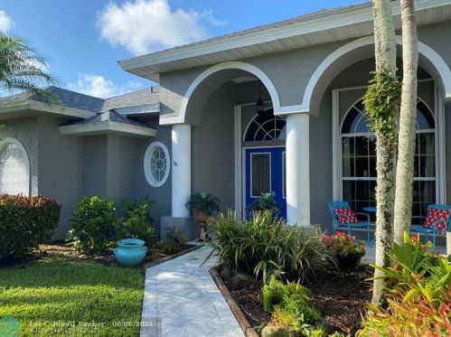 3843 9th Ln, Vero Beach FL  32960-6122 exterior