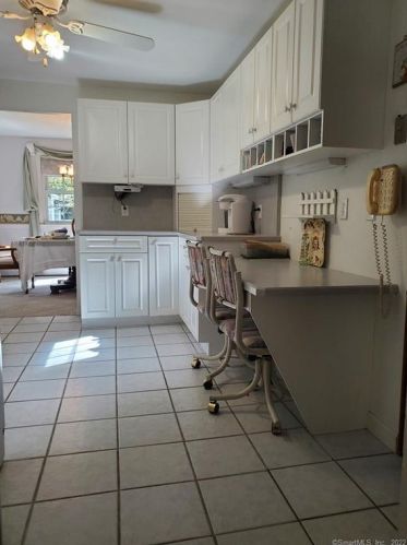 116 Pollys Ln, Uncasville CT  06382-1441 exterior