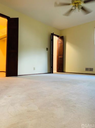 3 Highview Dr, Woodbridge NJ  07095-3905 exterior