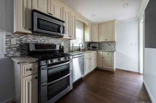 20 Myron Ave, Bridgeport CT  06606-4920 exterior