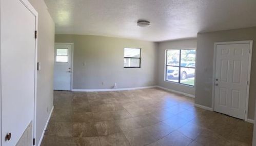 600 Avenue, Belle Glade, FL 33430-1812