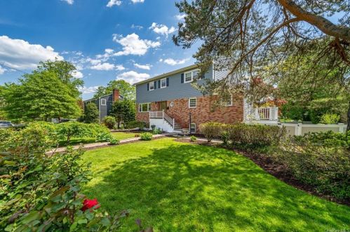 20 Paradise Dr, Scarsdale, NY 10583-1522