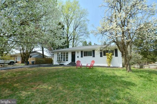 2608 Pioneer Ln, Falls Church VA  22043-3413 exterior